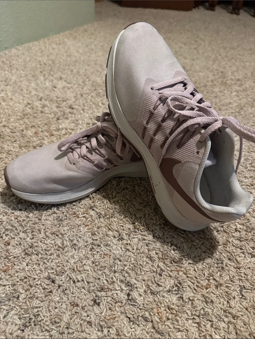 Nike Run Swift Women's Mauve and Light Pink Athletic Sneakers